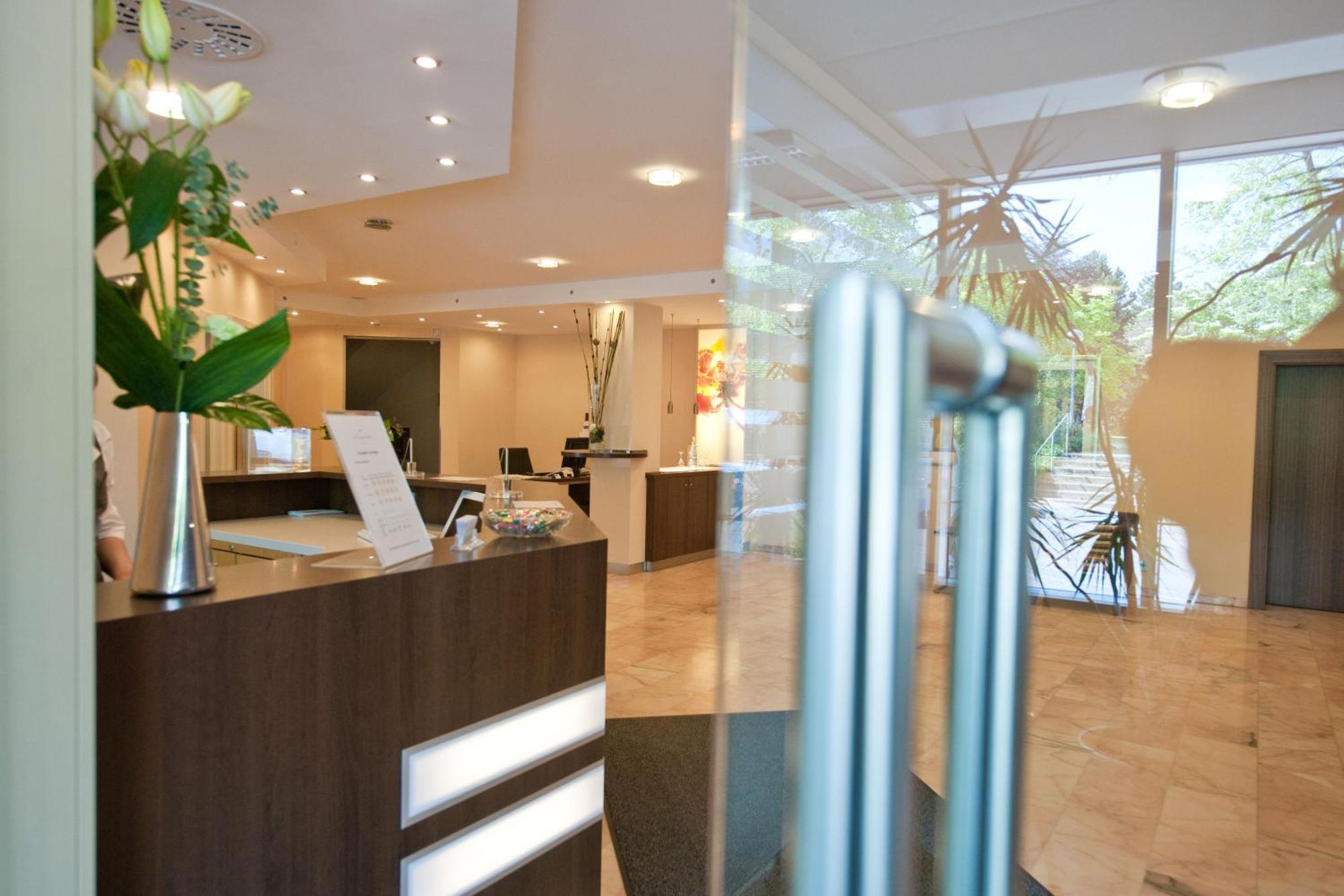 Hotel Scheffelhoehe Брухзал Интериор снимка