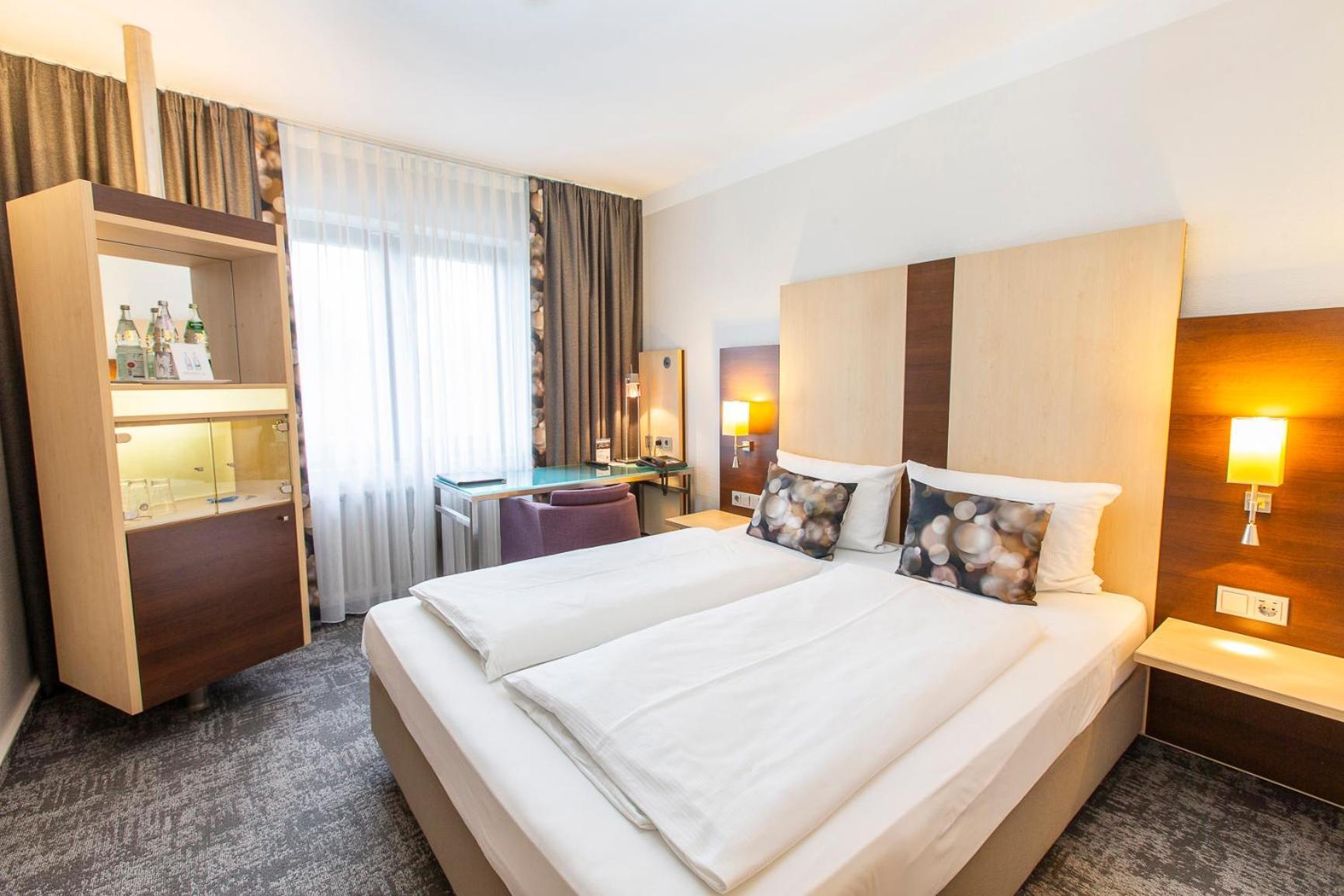 Hotel Scheffelhoehe Брухзал Екстериор снимка