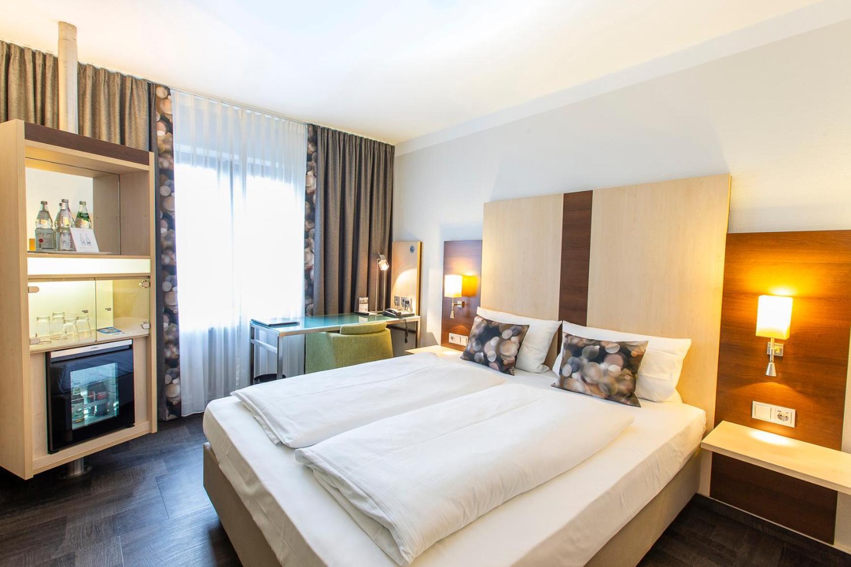 Hotel Scheffelhoehe Брухзал Екстериор снимка