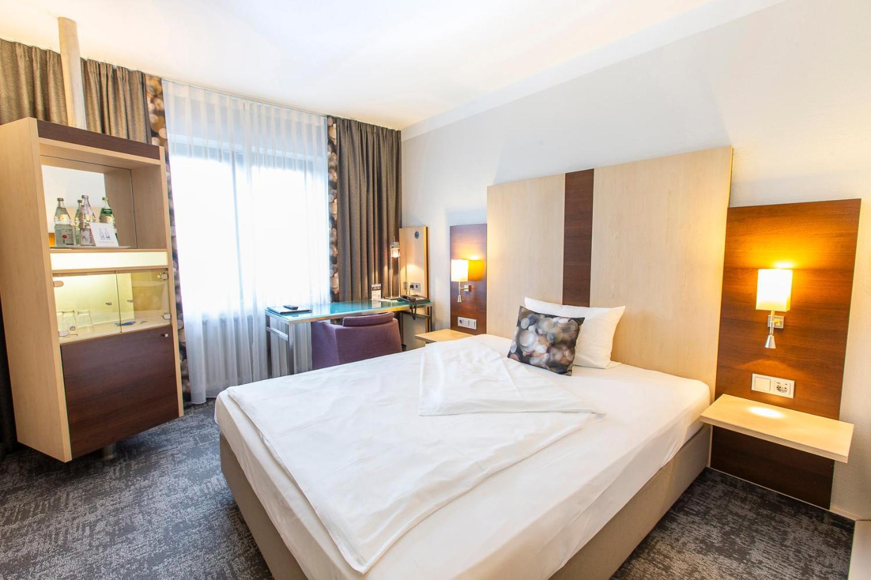 Hotel Scheffelhoehe Брухзал Екстериор снимка