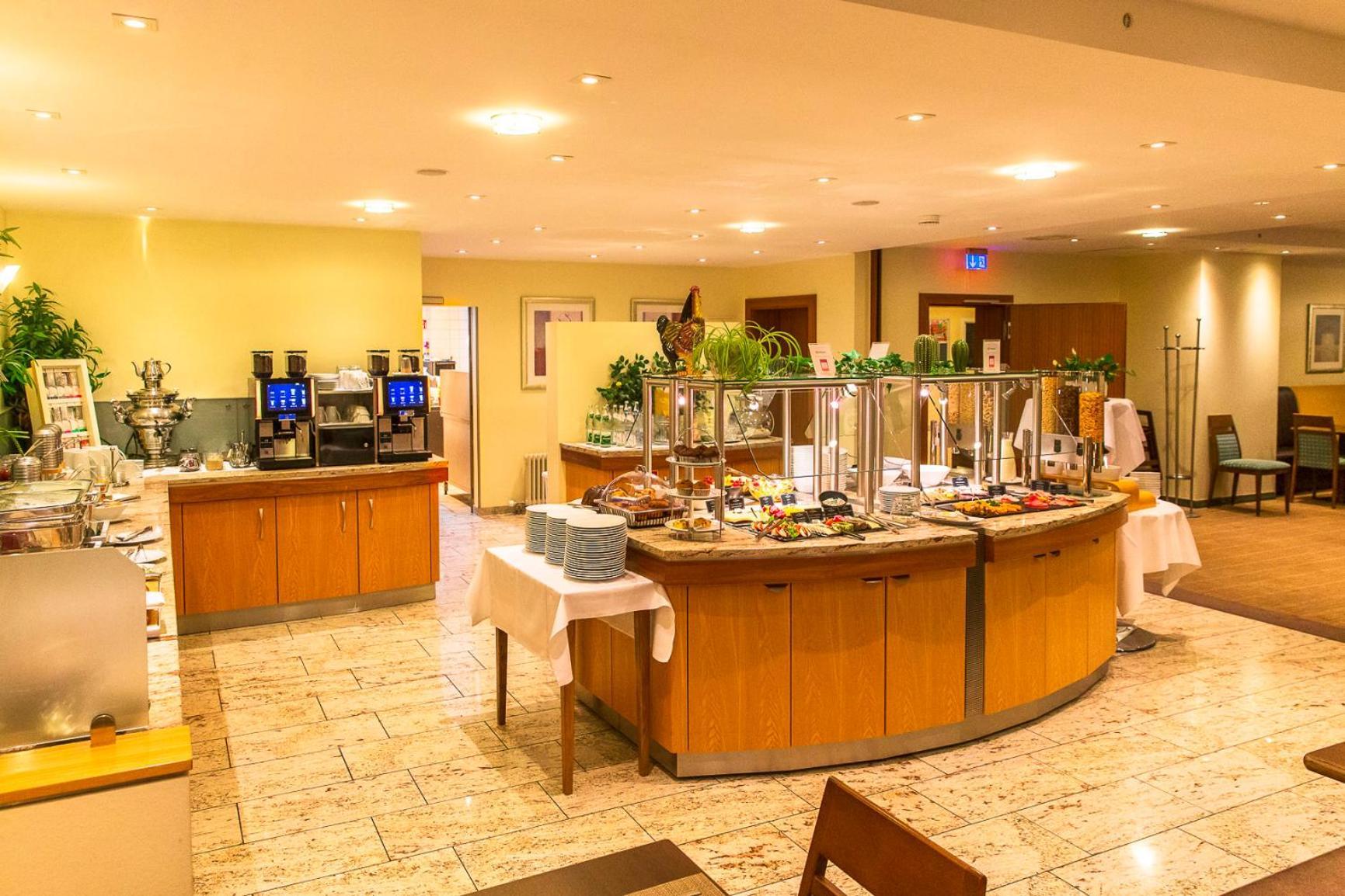 Hotel Scheffelhoehe Брухзал Екстериор снимка