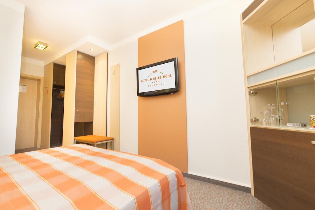 Hotel Scheffelhoehe Брухзал Екстериор снимка