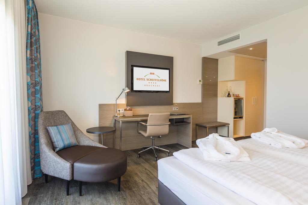 Hotel Scheffelhoehe Брухзал Екстериор снимка