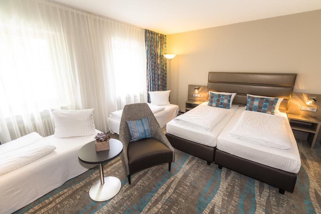 Hotel Scheffelhoehe Брухзал Екстериор снимка