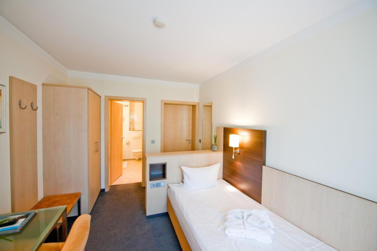 Hotel Scheffelhoehe Брухзал Стая снимка