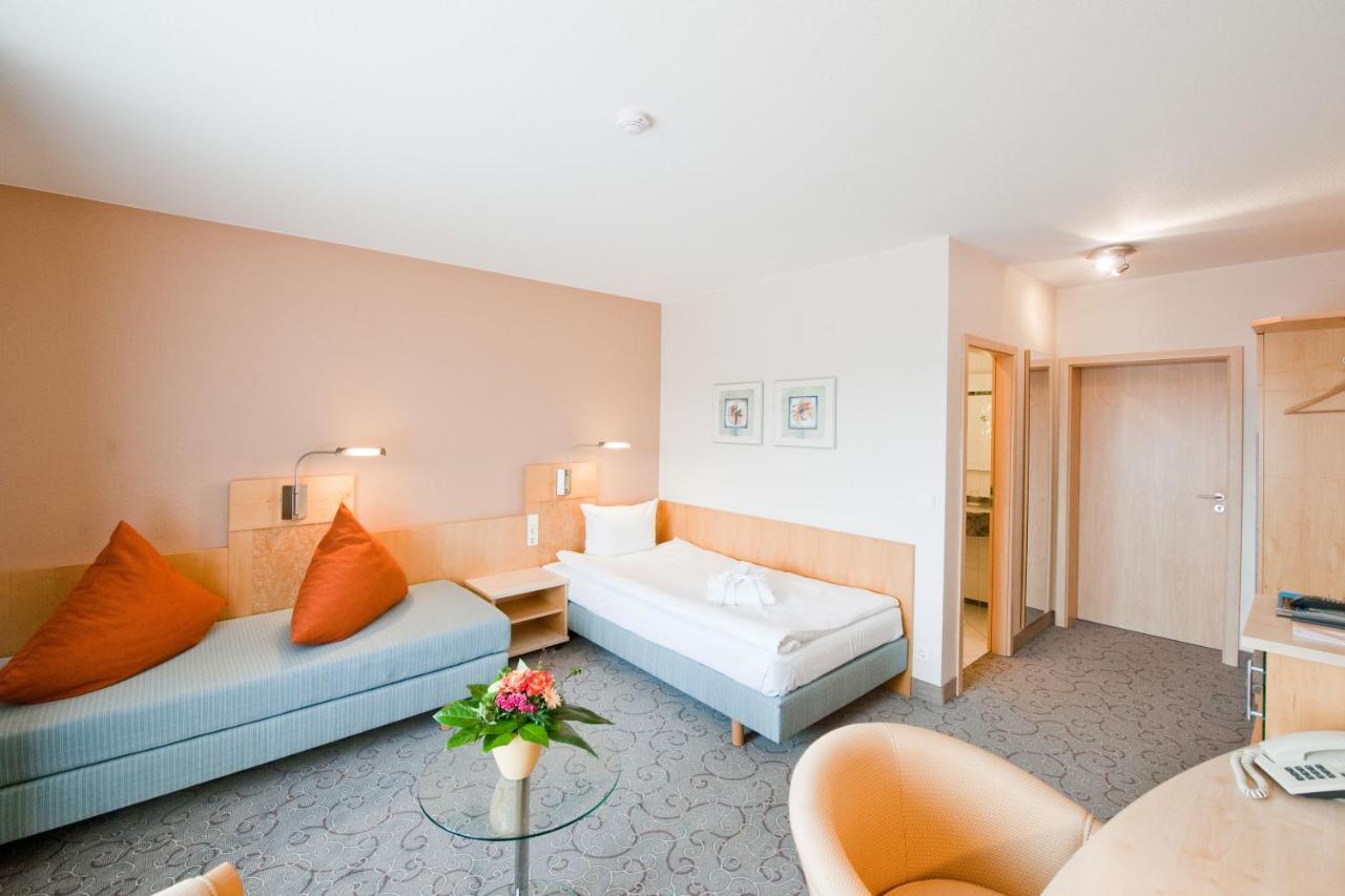 Hotel Scheffelhoehe Брухзал Екстериор снимка